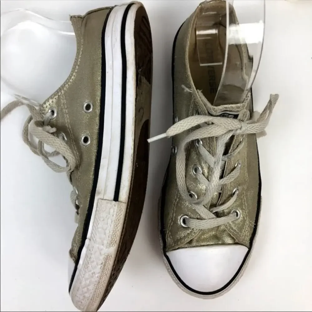 Converse Chuck Taylors Sneakers girls size 3